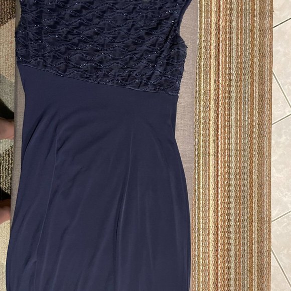 Formal Dress - Picture 2 of 4